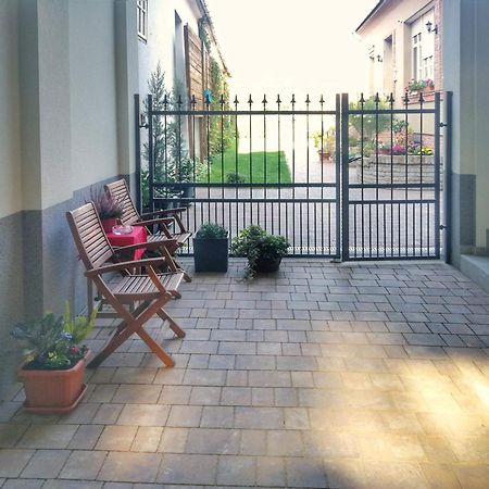 M37 Apartman Debrecen Exteriör bild