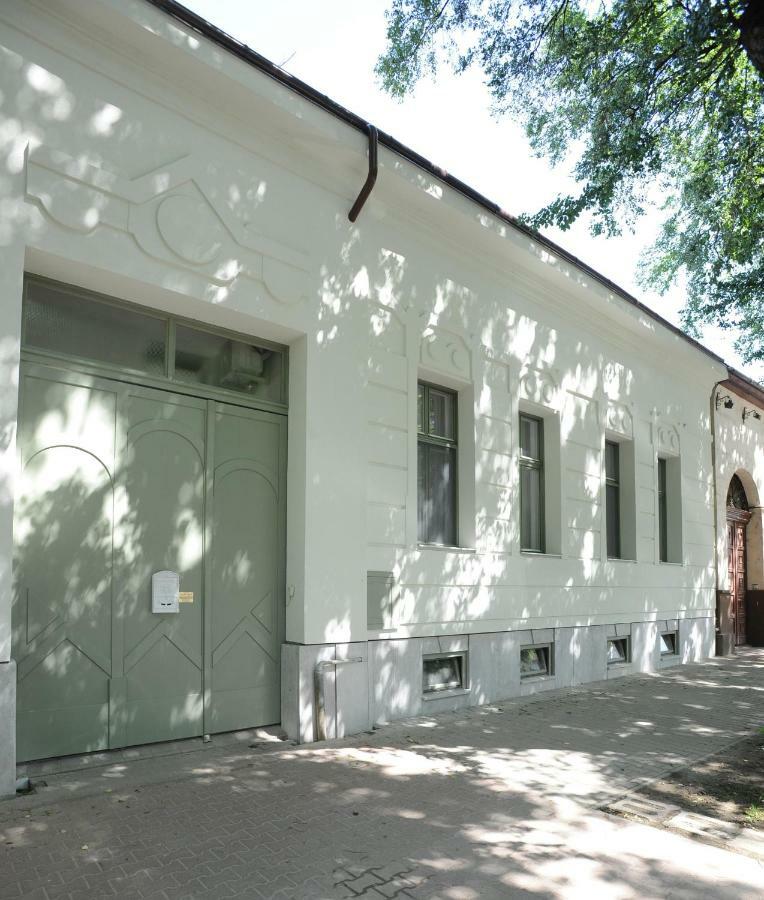 M37 Apartman Debrecen Exteriör bild