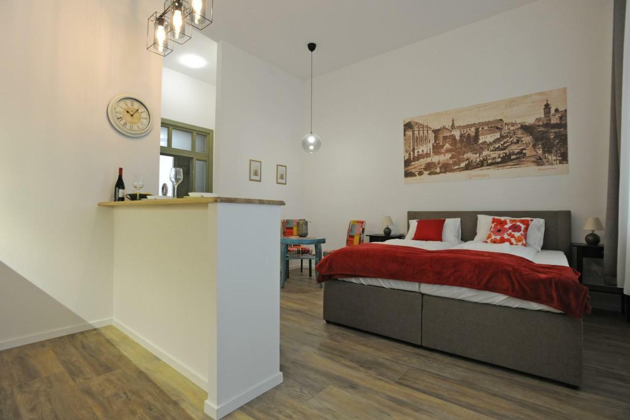 M37 Apartman Debrecen Exteriör bild