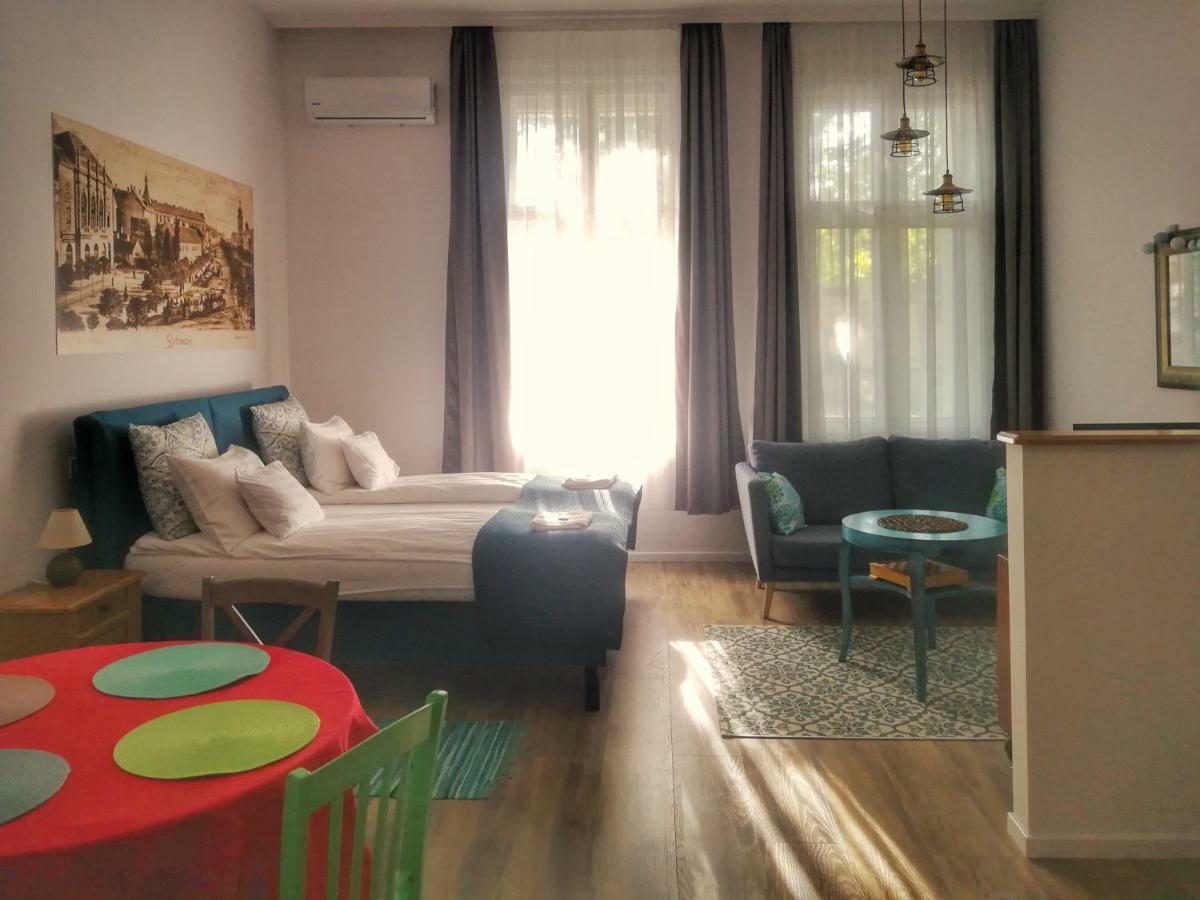 M37 Apartman Debrecen Exteriör bild